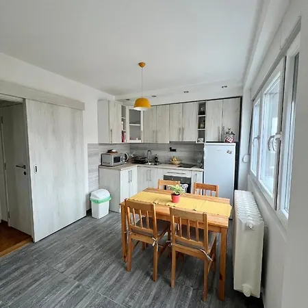 Appartamento Comfortable In Hub Belgrado