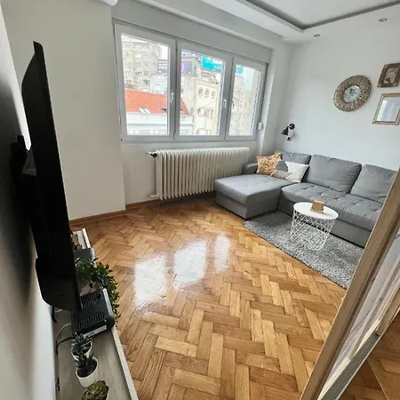 Comfortable In Hub Apartment