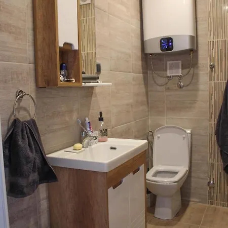 Comfortable In Hub Apartment *